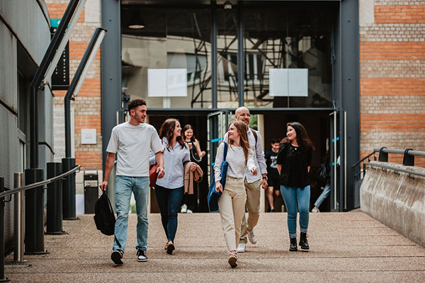 Etudiants iaelyon